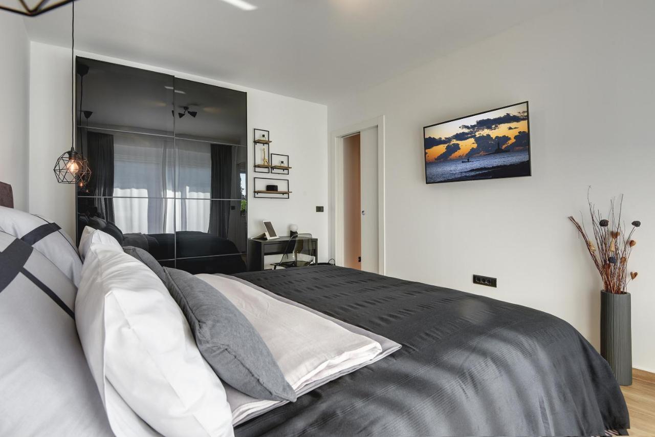 Lägenhet Giardini Penthouse